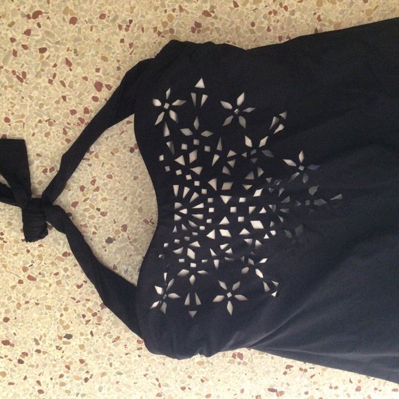 BECCA BLACK SWIMDRESS WITH CUTOUT DESIGN! SIZE OX! - Picture 3 of 3